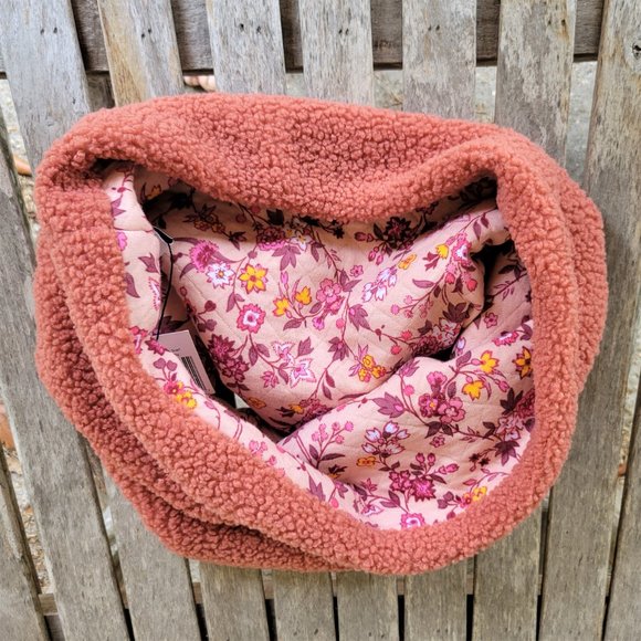 COPY - NWT VERA BRADLEY Teddy Fleece Neck Warmer Loop Scarf in Blush Fig - Picture 3 of 5